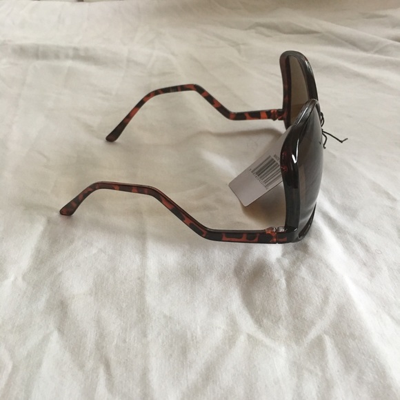 MJ Boutique's Sexy  Aviator Sunglasses - Picture 2 of 3